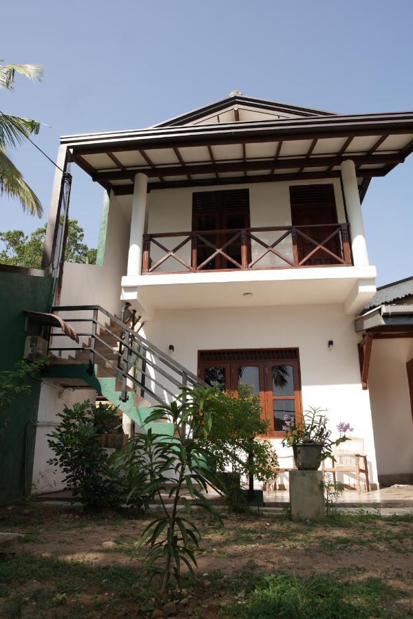 Surf Nest Hiriketiya Hotel Dickwella Exterior photo