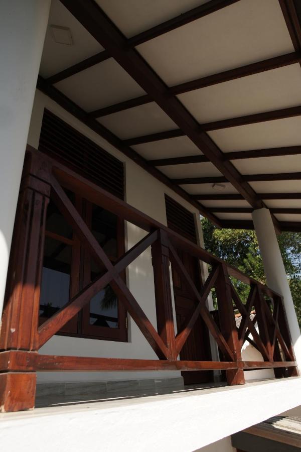 Surf Nest Hiriketiya Hotel Dickwella Exterior photo